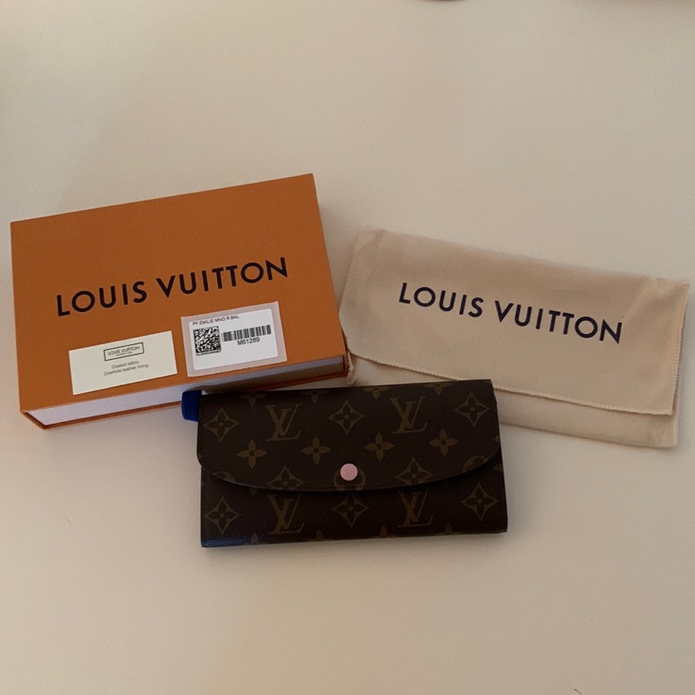 Louis Vuitton Emilie Wallet